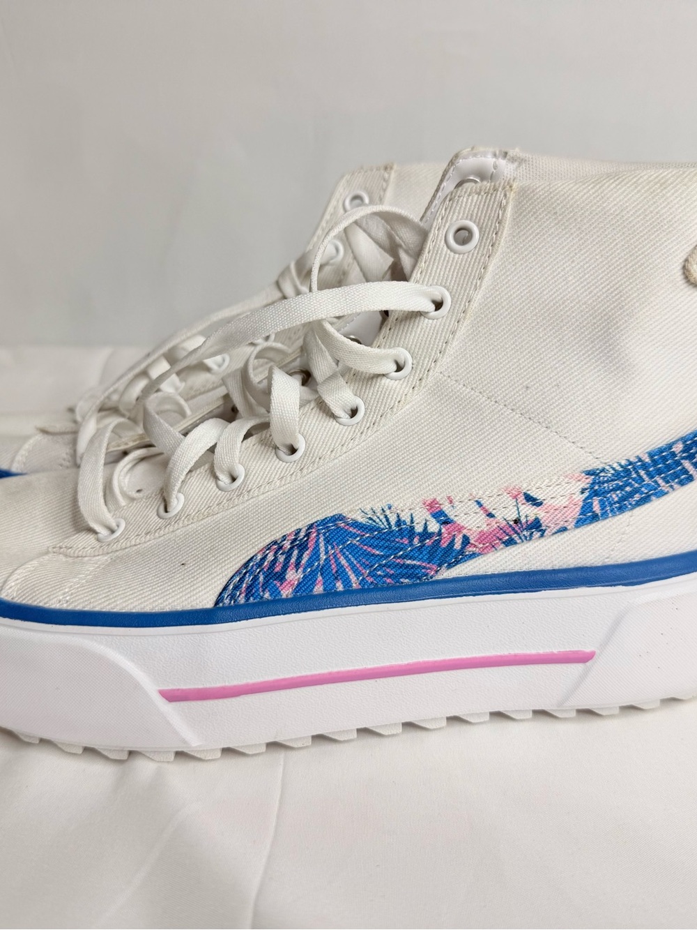 Puma Kaia Mid Platform sneakers size 7.5